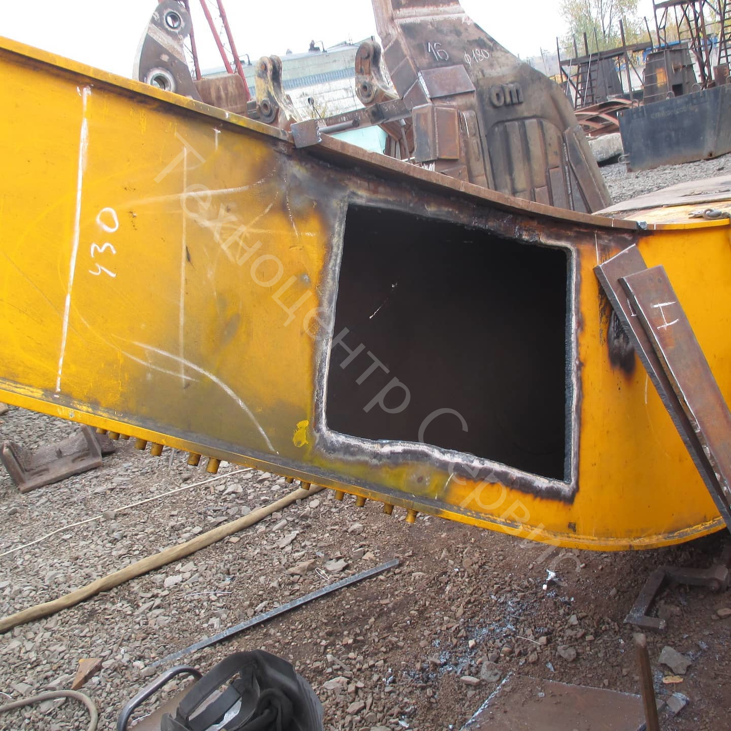 Ремонт стрелы экскаватора JCB