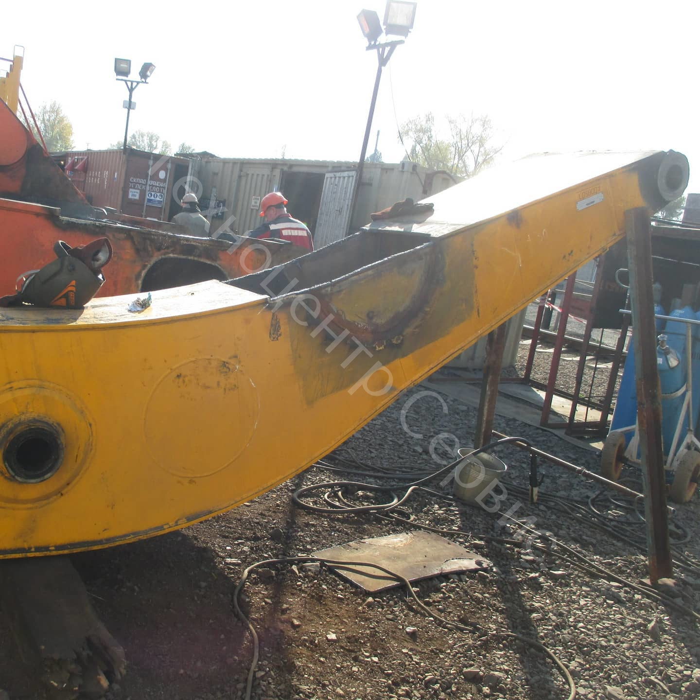 Ремонт стрелы экскаватора JCB 1